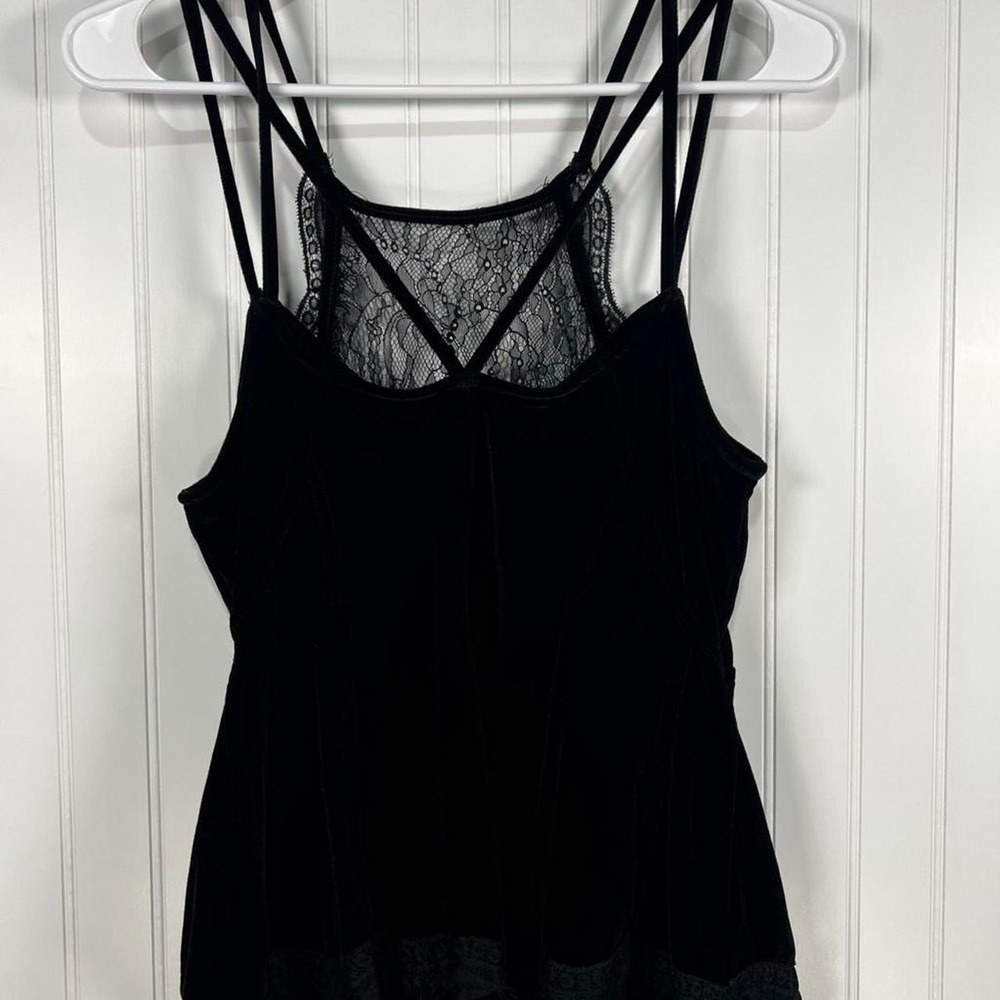 Grunge, whimsical goth, Y2K, boho,90s
Free people "Ellie" Velvet Dual Lace Cam - Picture 4 of 6